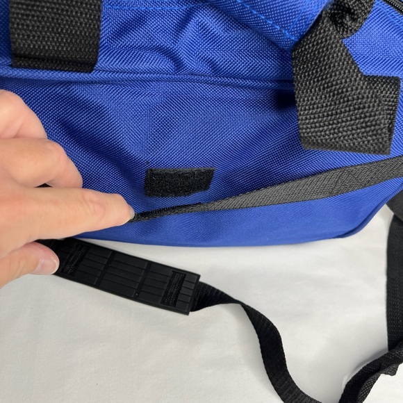 New Royal Blue Moda Design Carry On Travel Bag With Shoulder Strap - Picture 6 of 14